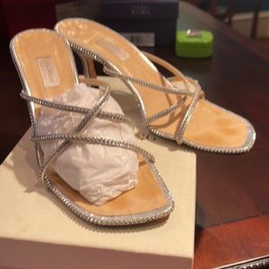 Vera Wang silver and rhinestone strapless heels size 8 narrow 3 inch heel